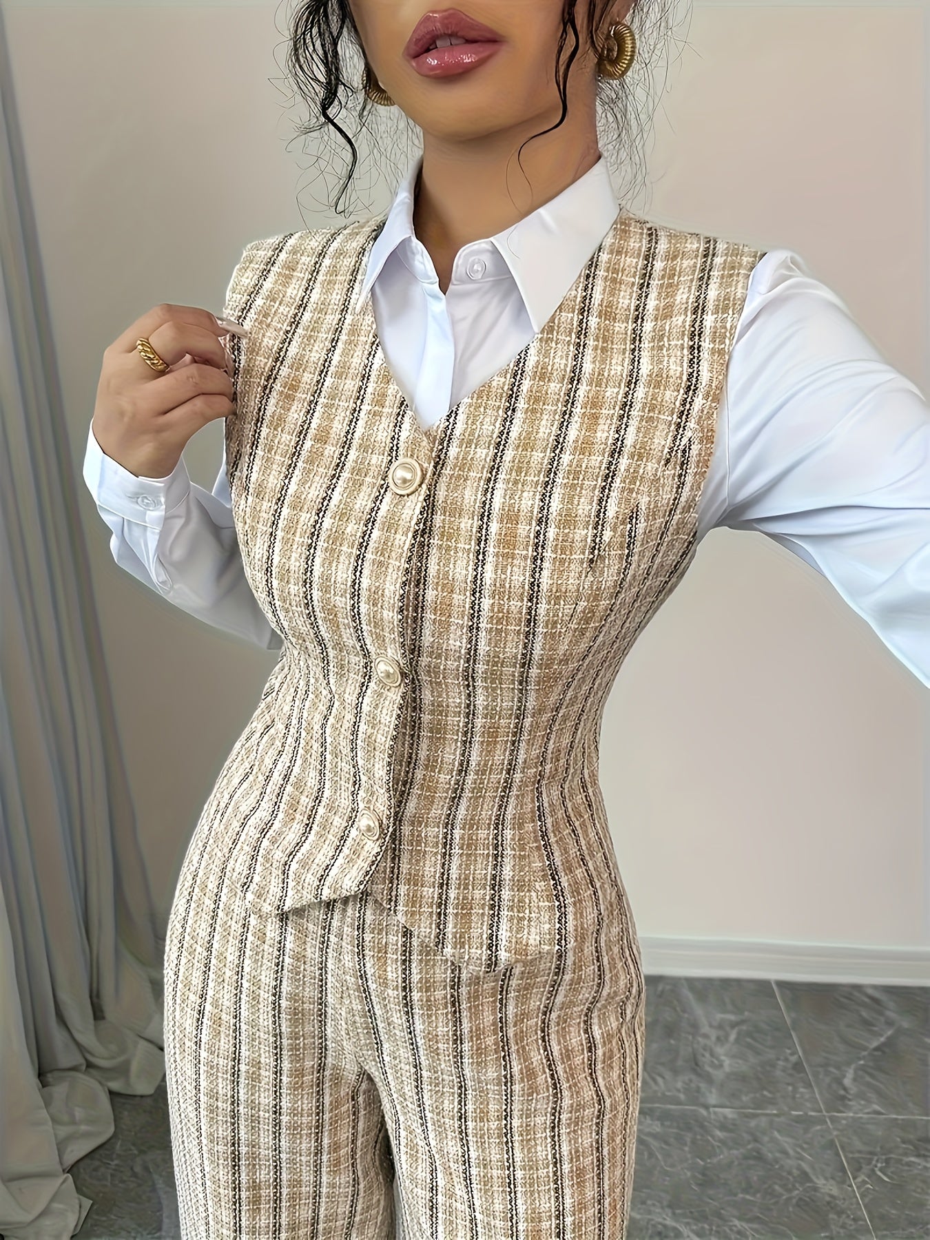 2025 New Elegant Vacation Style Collection: Elegant Women's Printed Vest And Pants Two-piece Set A Fashionable Autumn Office Outfit. It Features Button Details, And An Elegant Style (shirt Not Included, for Matching Display O