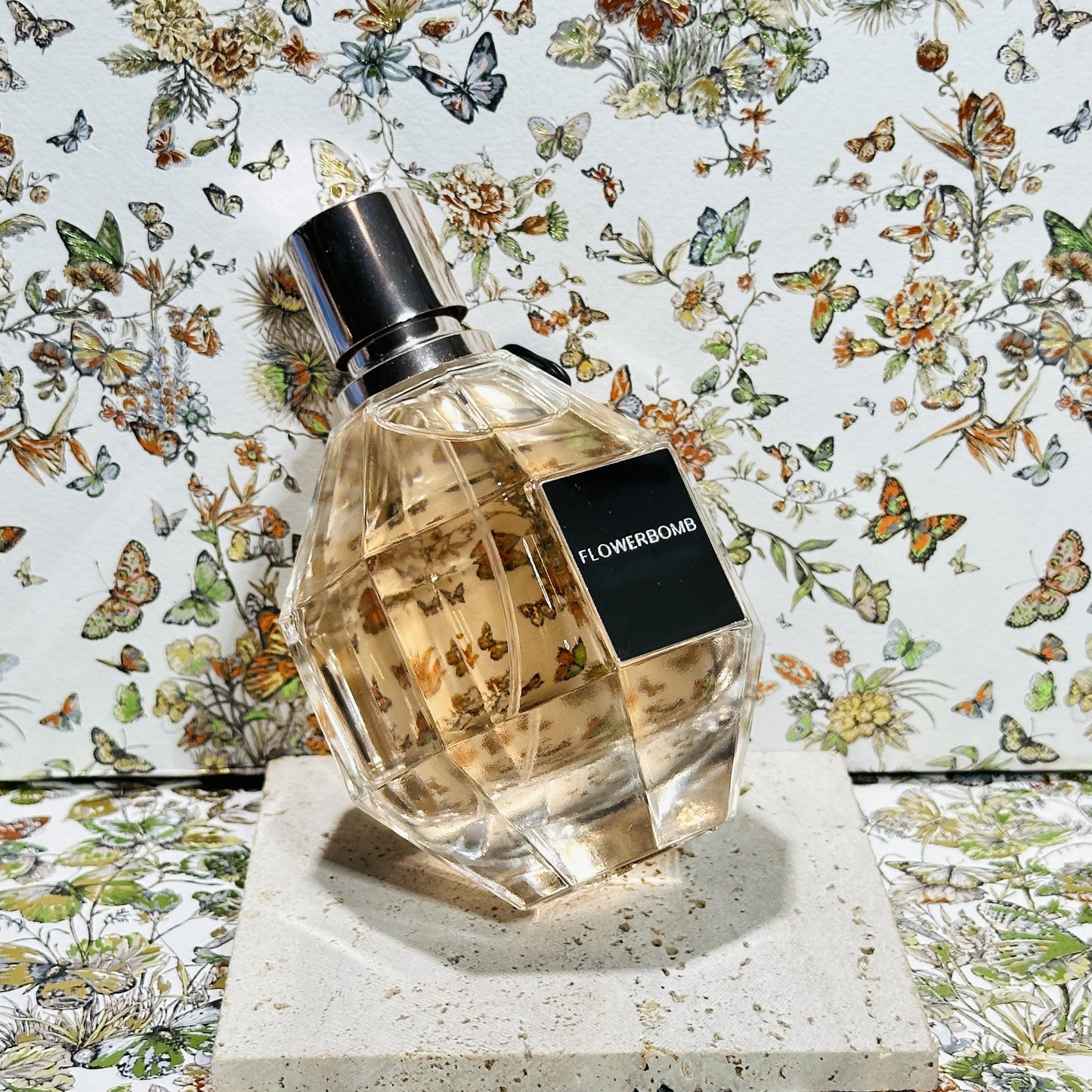 Flowerbomb Eau de Parfum - Women's Perfume - Floral & Woody - With Notes of Vanilla, Jasmine, & Rose