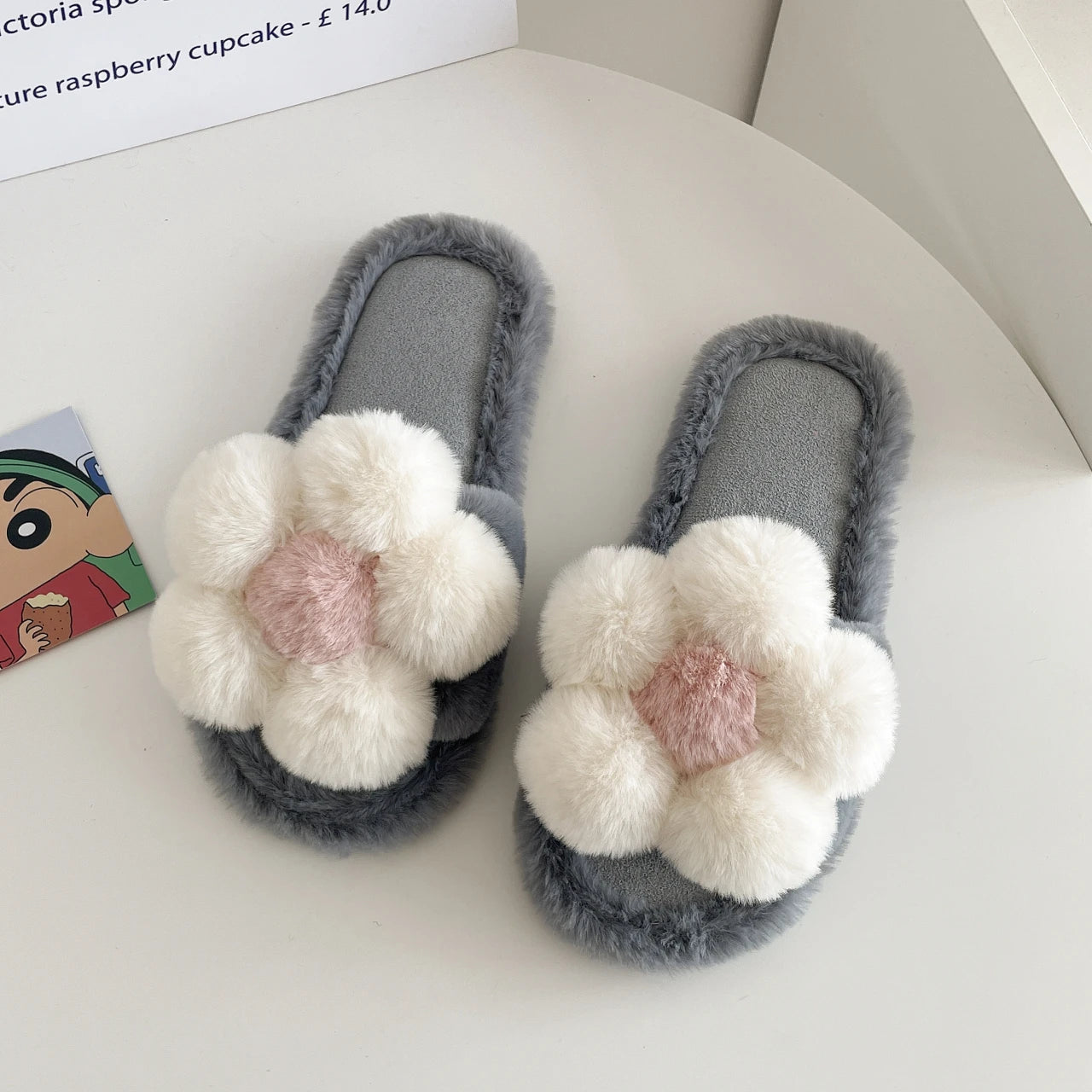 Cute cartoon flower one-word cotton slippers women's 2025 winter new thick-bottomed non-slip outer wear plush slippers
