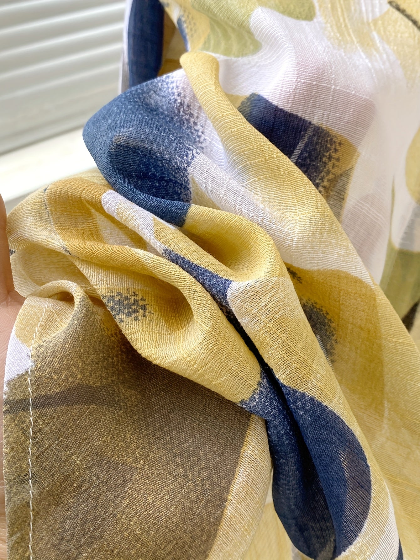 Women's All-Season Casual Elegant Blouse - Lightweight Semi-Sheer Geometric Print Long Sleeve Shirt, Loose Fit Collar Button-Up Cardigan Style Top for Outdoor & Leisure Wear, Collar Design, Breathable Fabric, Delicate Texture