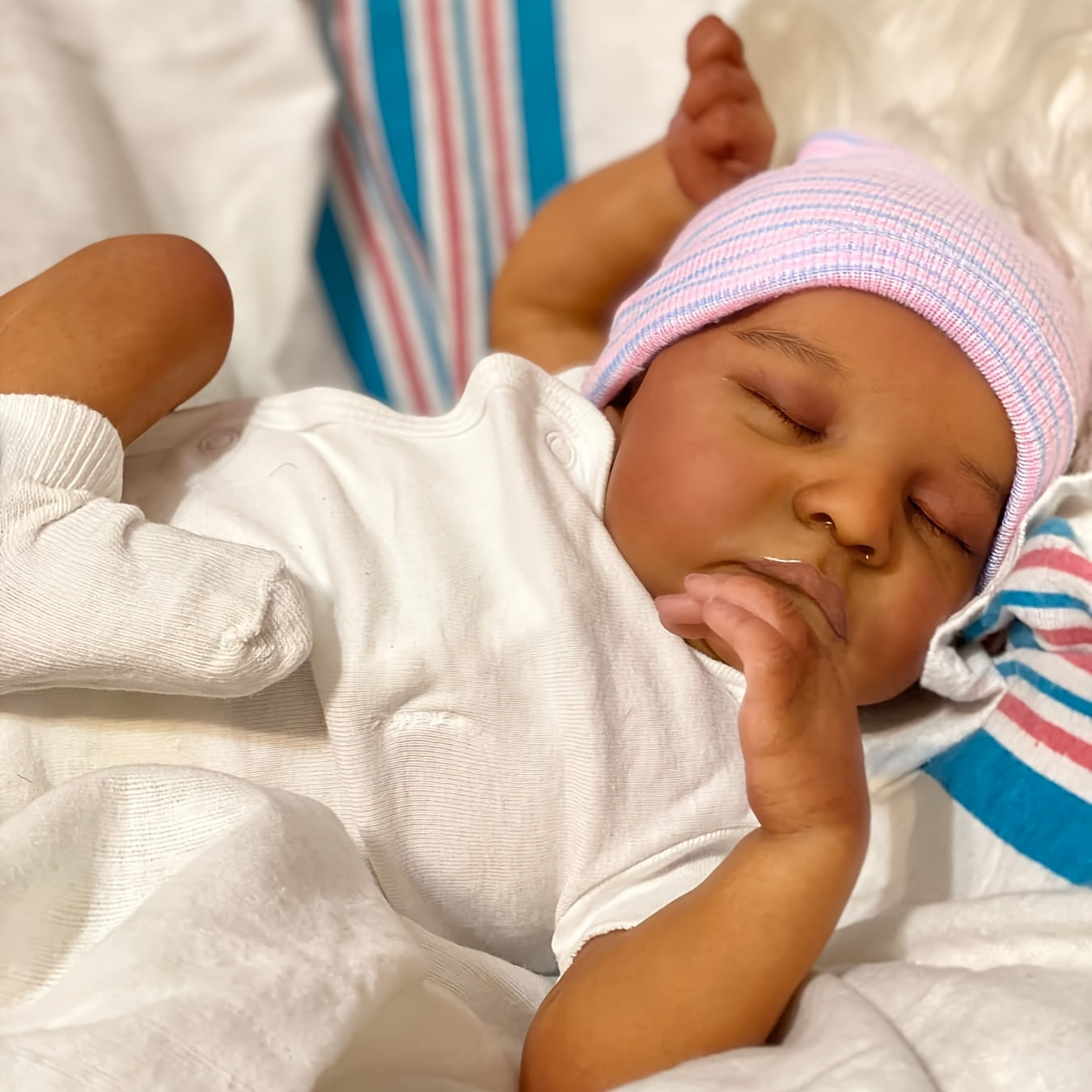 [Realistic Reborn Doll] Realistic 3D Dark Brown Light Beige Lifelike Soft Touch Vinyl Reborn Doll with Hand-Drawn Hair | Perfect for Role-Play & Collectors - Ideal Gift for Youngsters and Adults