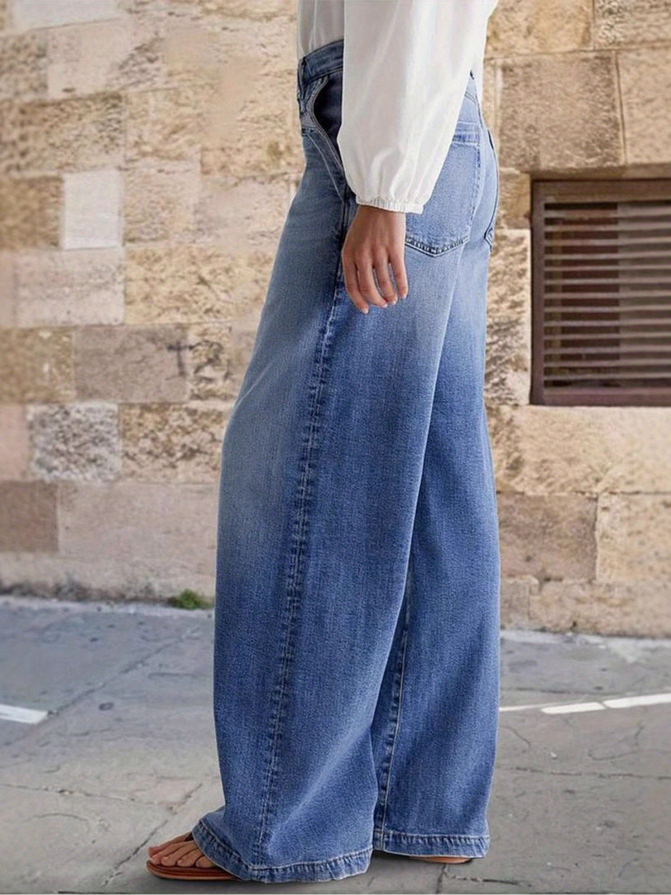 [Vintage High-Waisted Jeans] 1pc Women's High-Waisted Wide-Leg Jeans | Vintage Light Wash with Faded Details, Casual Loose-Fit Trousers Featuring Classic Belt Loops & Pockets, Stylish Full-Length Bottoms for Daily Streetwear,