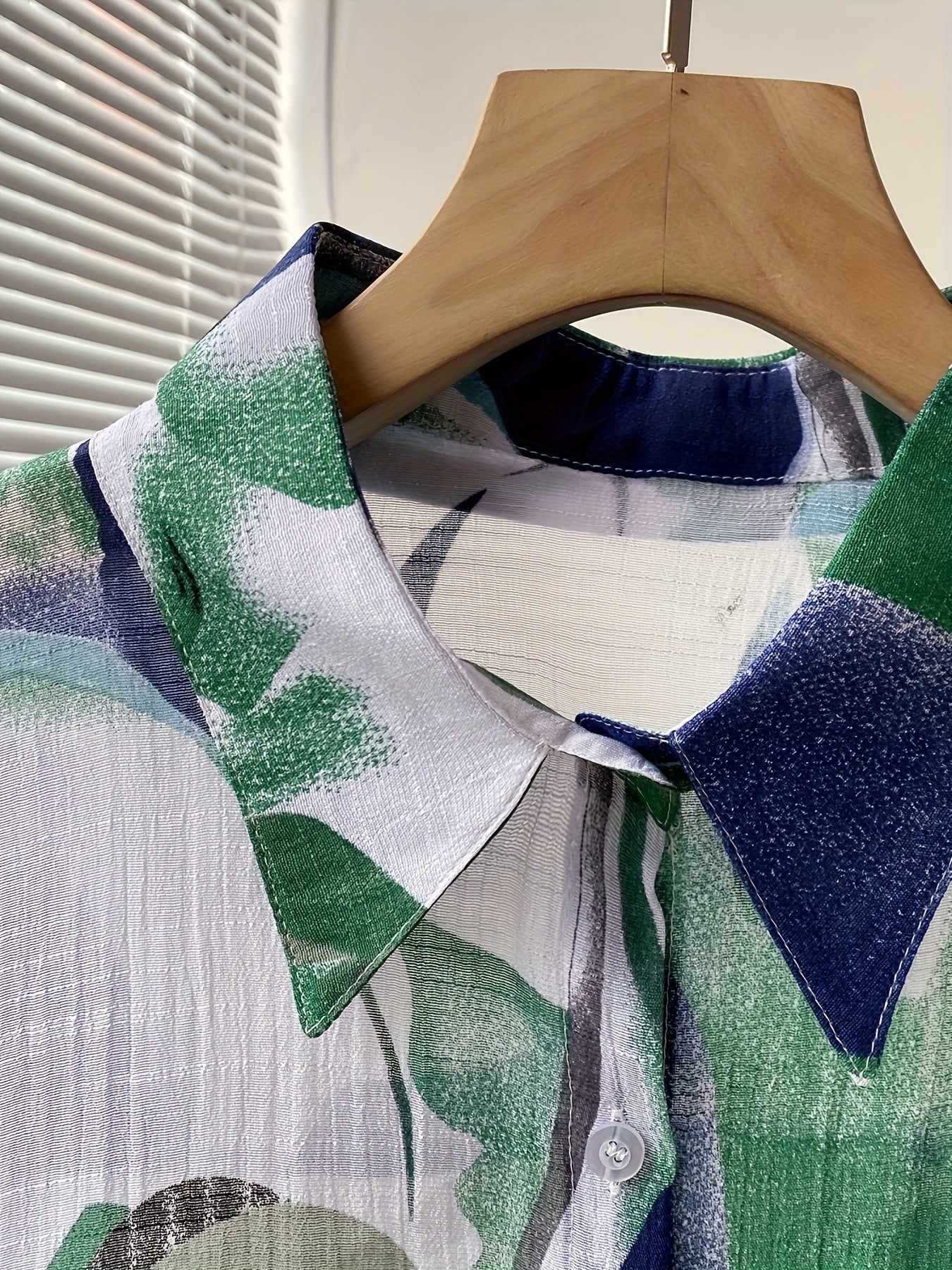 Women's All-Season Casual Elegant Blouse - Lightweight Semi-Sheer Geometric Print Long Sleeve Shirt, Loose Fit Collar Button-Up Cardigan Style Top for Outdoor & Leisure Wear, Collar Design, Breathable Fabric, Delicate Texture