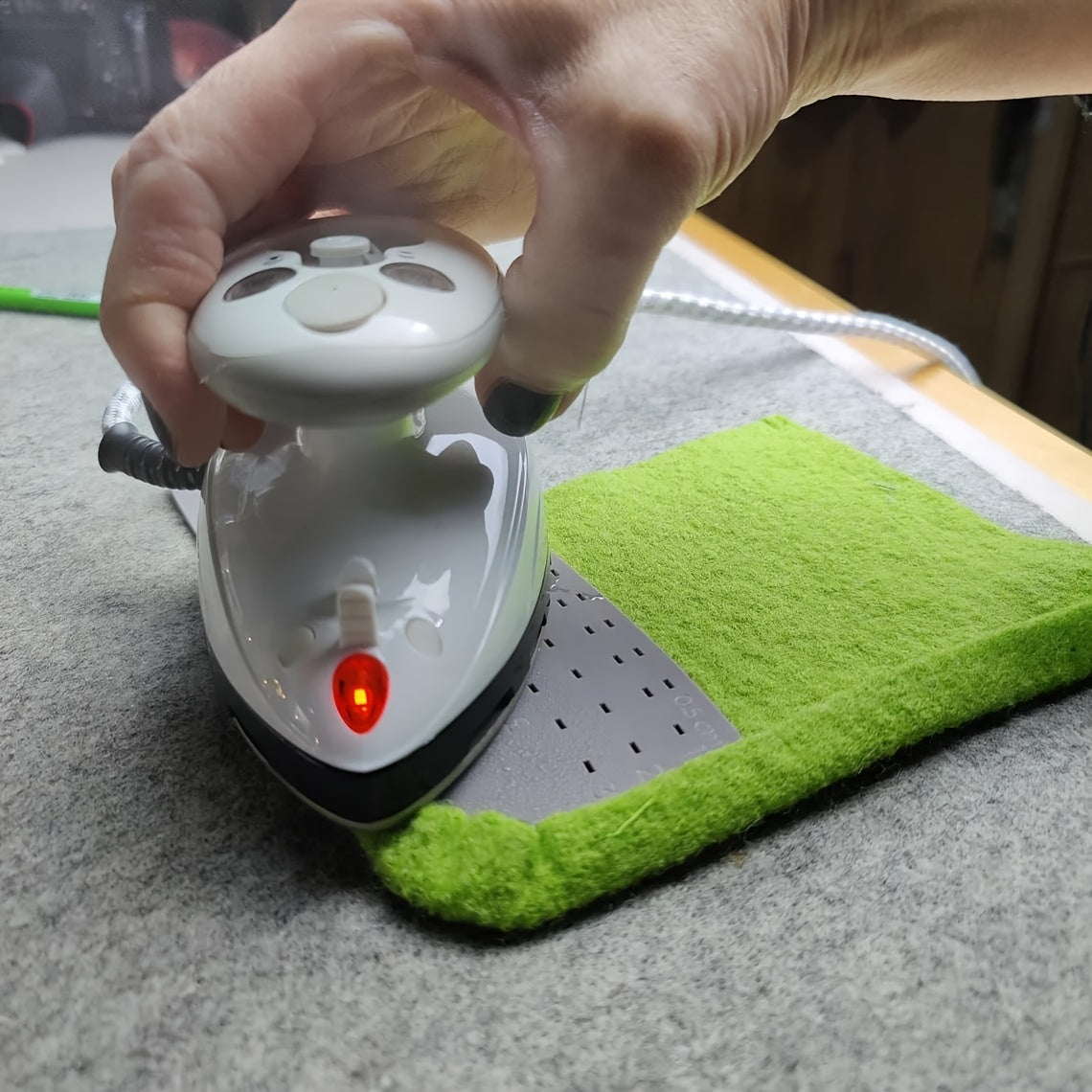 1pc Acrylic hemming tool in various sizes for marking stitch positions and threading needles. with a universal curved edge, a straight edge and two corner curves for pockets, it is suitable for marking and ironing hems, cuffs