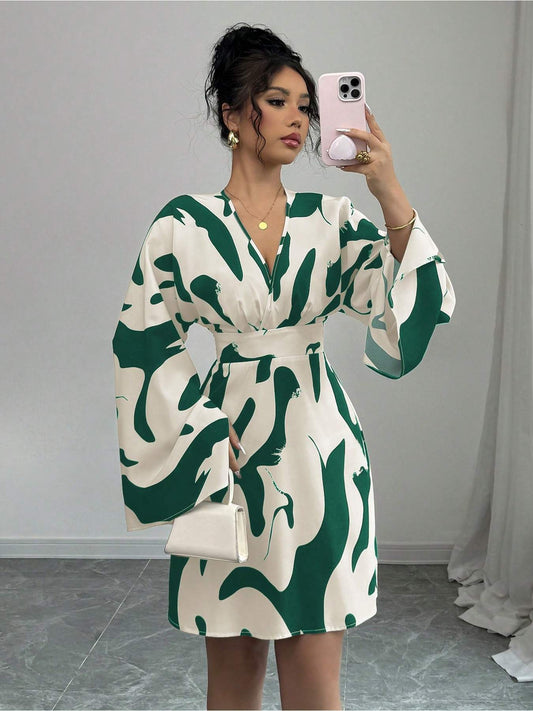 Women'S Elegant Holiday Dress - V-Neck, Long Sleeve, Geometric Pattern, Knee-Length, A-Line Silhouette, Perfect for Adult, All-Season Wear, Casual to Formal Occasions, Casual Attire|Vneck Dress|Flared Sleeves