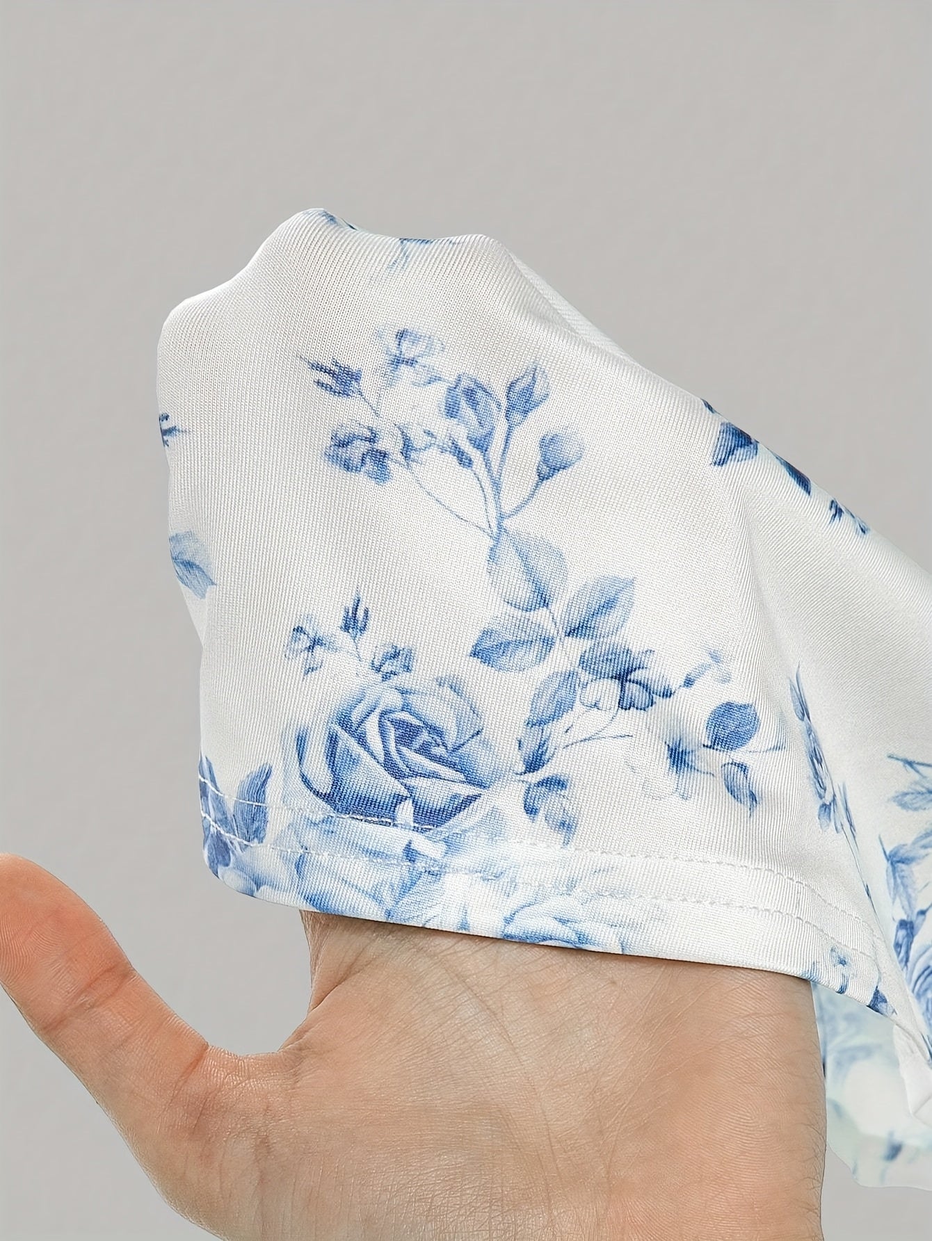 Elegant Floral Print Sleeveless Maxi Dress - Waist, Ruched Detail, Light Blue & White Floral Pattern, Perfect for Summer, Adult Women'S Fashion, Sleeveless Dress|Floral Print Dress|Ruched Detail