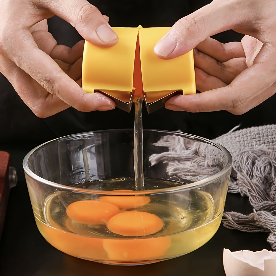 [Quick Peel | Yolk Splitter] Easy Clean 1pc Eggshell Separator | Quick Peel & Yolk Splitter | Essential for Kitchen Baking