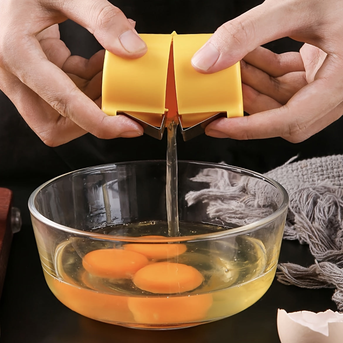 [Quick Peel | Yolk Splitter] Easy Clean 1pc Eggshell Separator | Quick Peel & Yolk Splitter | Essential for Kitchen Baking
