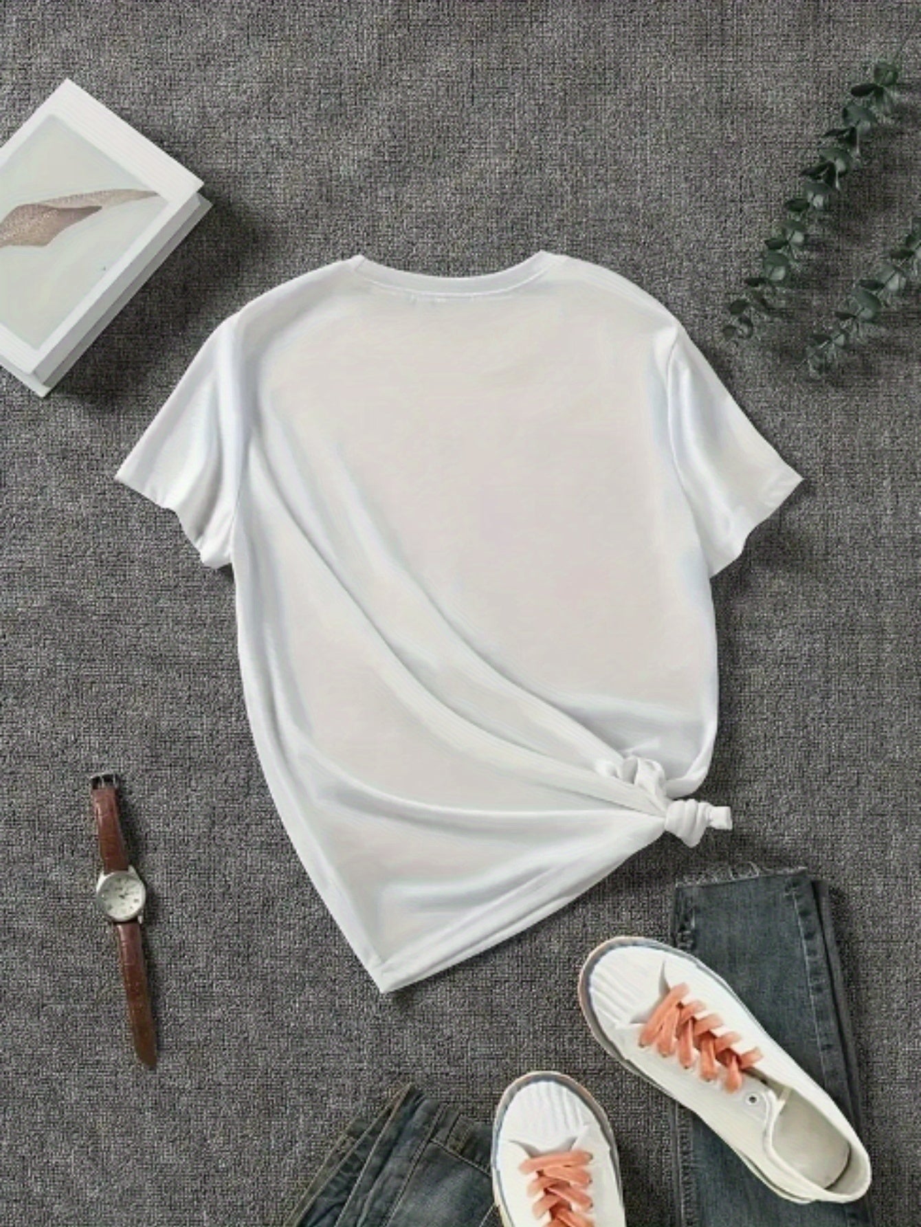 【imitation denim】Short-Sleeved T-Shirt for Women Featuring a Western Design, Made from Imitation Denim Fabric That Is Breathable And Soft, Perfect for Casual Summer Wear, Machine Washable, And Makes a Great Gift.