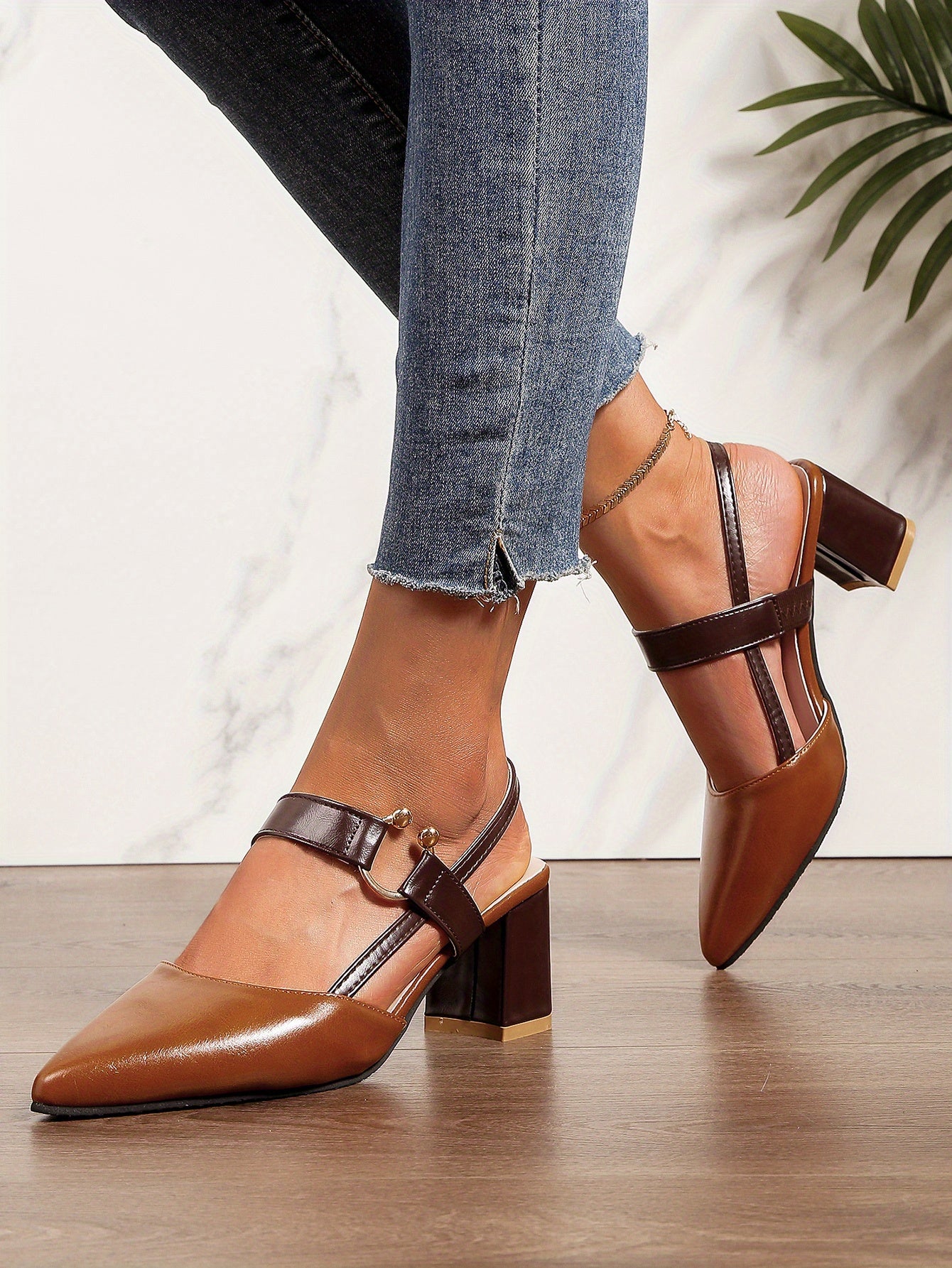 [Thick Heel Sandals] Medium Heel Ladies Pointed Toe Baotou Thick Heel Fashion Sandals Versatile Shoes