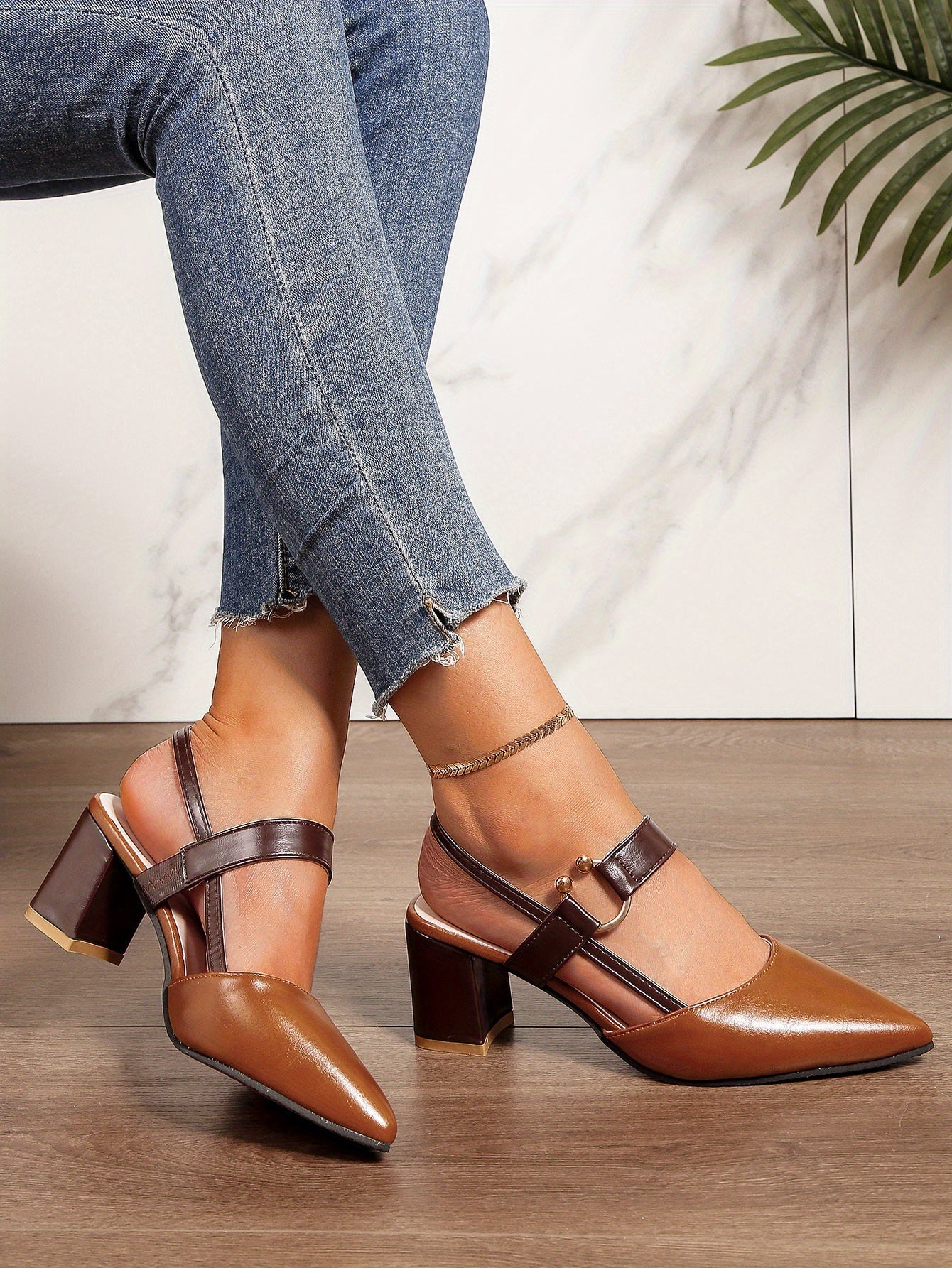 [Thick Heel Sandals] Medium Heel Ladies Pointed Toe Baotou Thick Heel Fashion Sandals Versatile Shoes