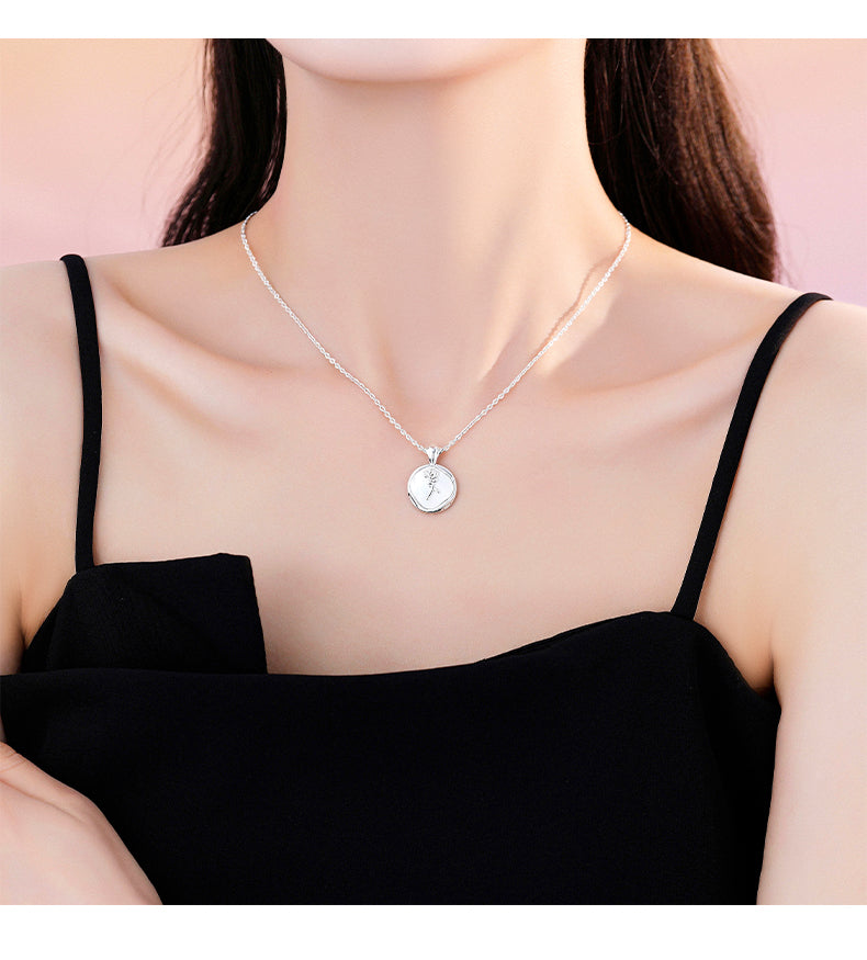 Accessible Luxury Shell Rose Pendant Necklace Accessories Female Niche Design Clavicle Chain 2025 New Arrival Best Selling Necklace