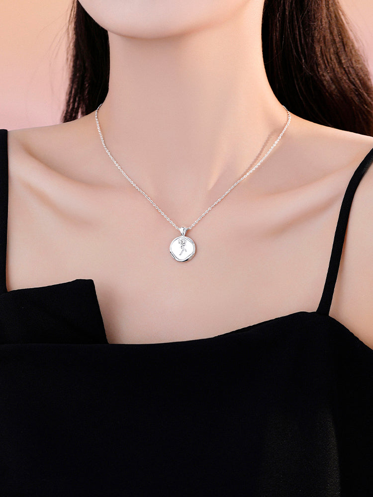 Accessible Luxury Shell Rose Pendant Necklace Accessories Female Niche Design Clavicle Chain 2025 New Arrival Best Selling Necklace