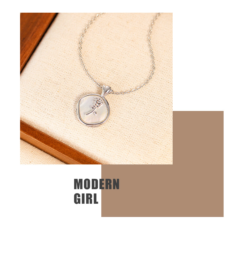 Accessible Luxury Shell Rose Pendant Necklace Accessories Female Niche Design Clavicle Chain 2025 New Arrival Best Selling Necklace