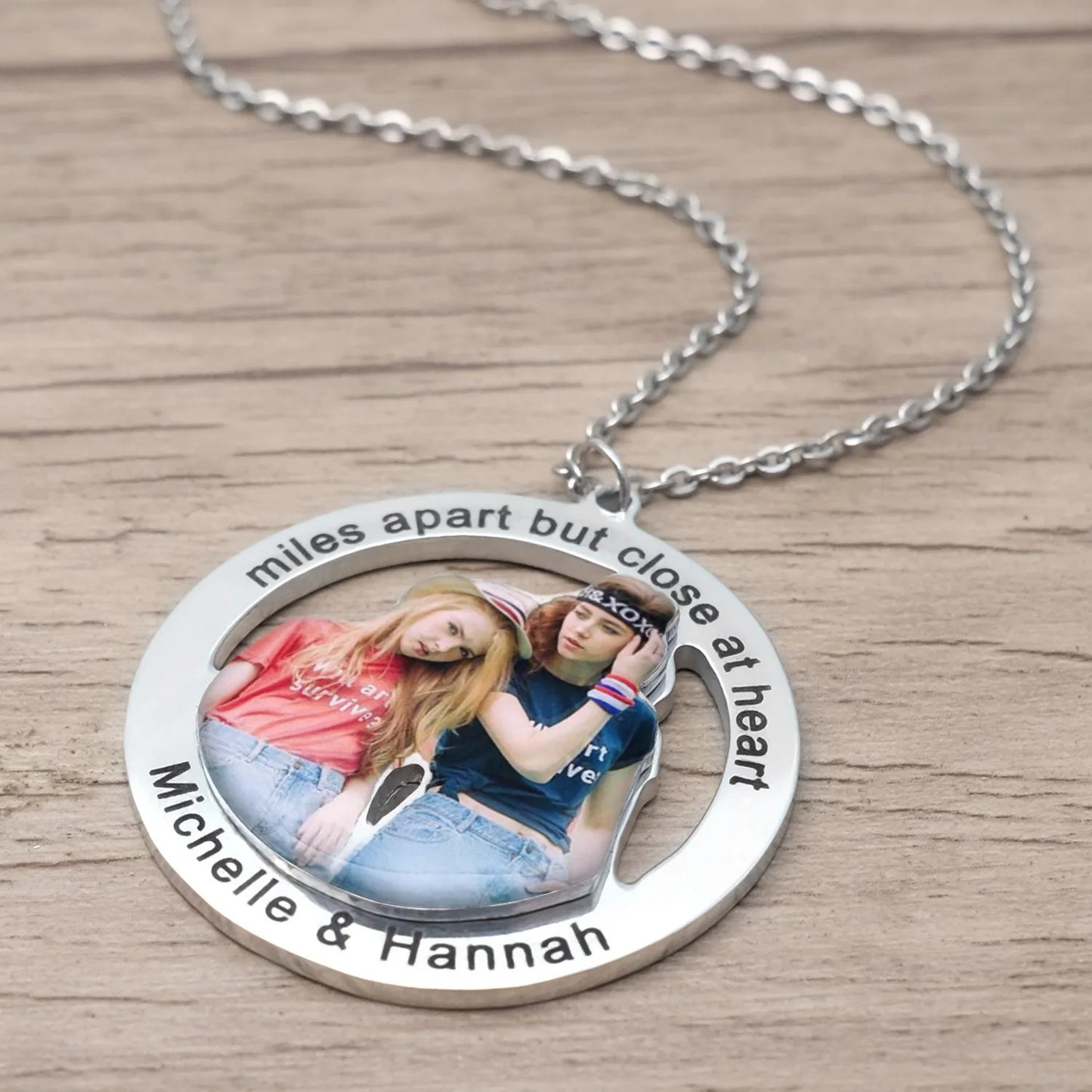 Personalized Photo Necklace Custom Sister Picture Necklace Family Friendship Jewelry Best Friends Good Sister Gift for Her Mom