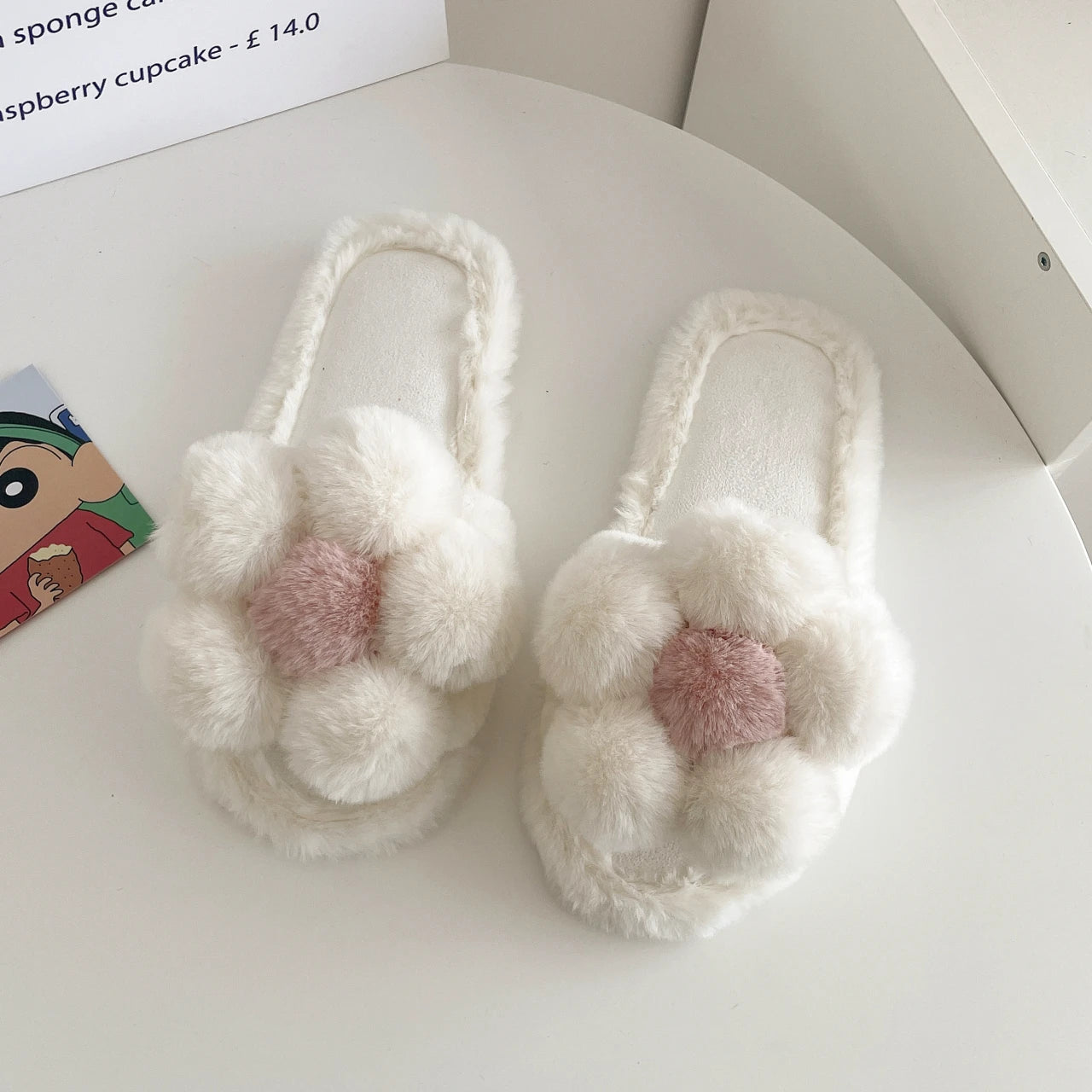Cute cartoon flower one-word cotton slippers women's 2025 winter new thick-bottomed non-slip outer wear plush slippers