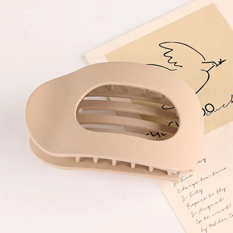1pc  New flat circular hair clip with duckbill grip, strong teeth, bendable and comfortable curved design for hair clip