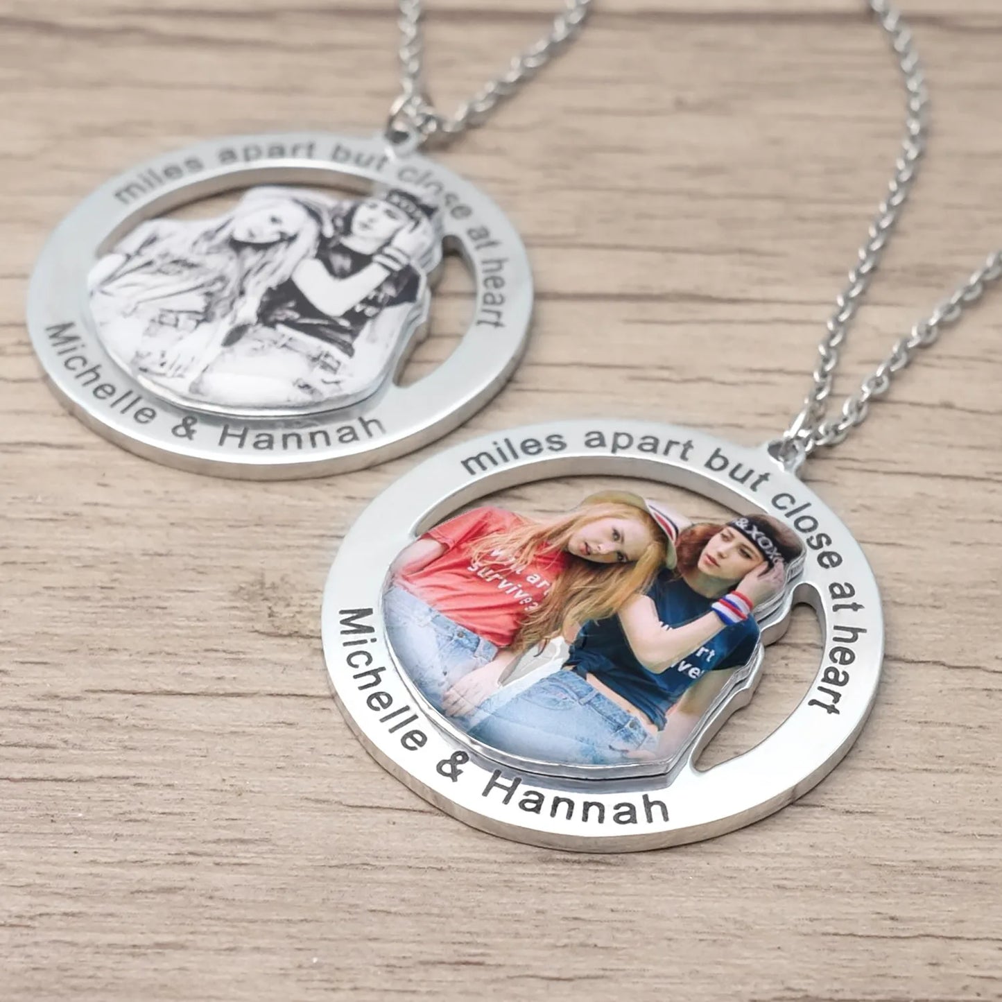 Personalized Photo Necklace Custom Sister Picture Necklace Family Friendship Jewelry Best Friends Good Sister Gift for Her Mom