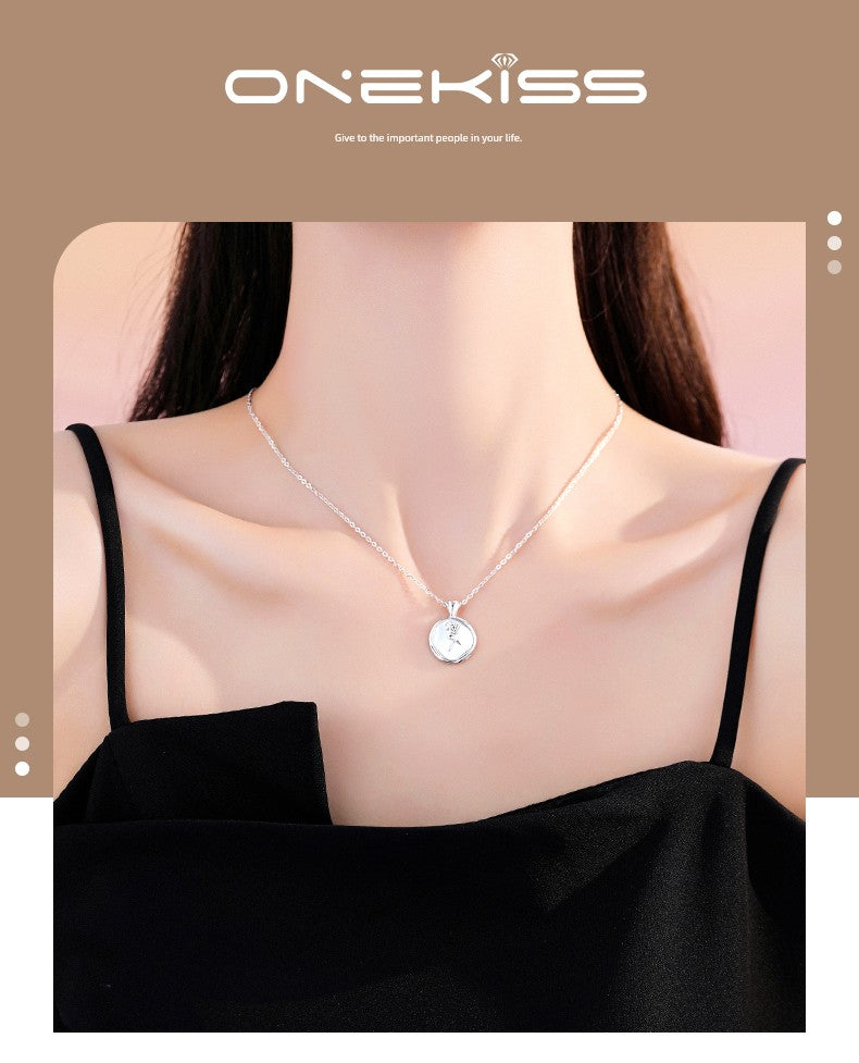 Accessible Luxury Shell Rose Pendant Necklace Accessories Female Niche Design Clavicle Chain 2025 New Arrival Best Selling Necklace