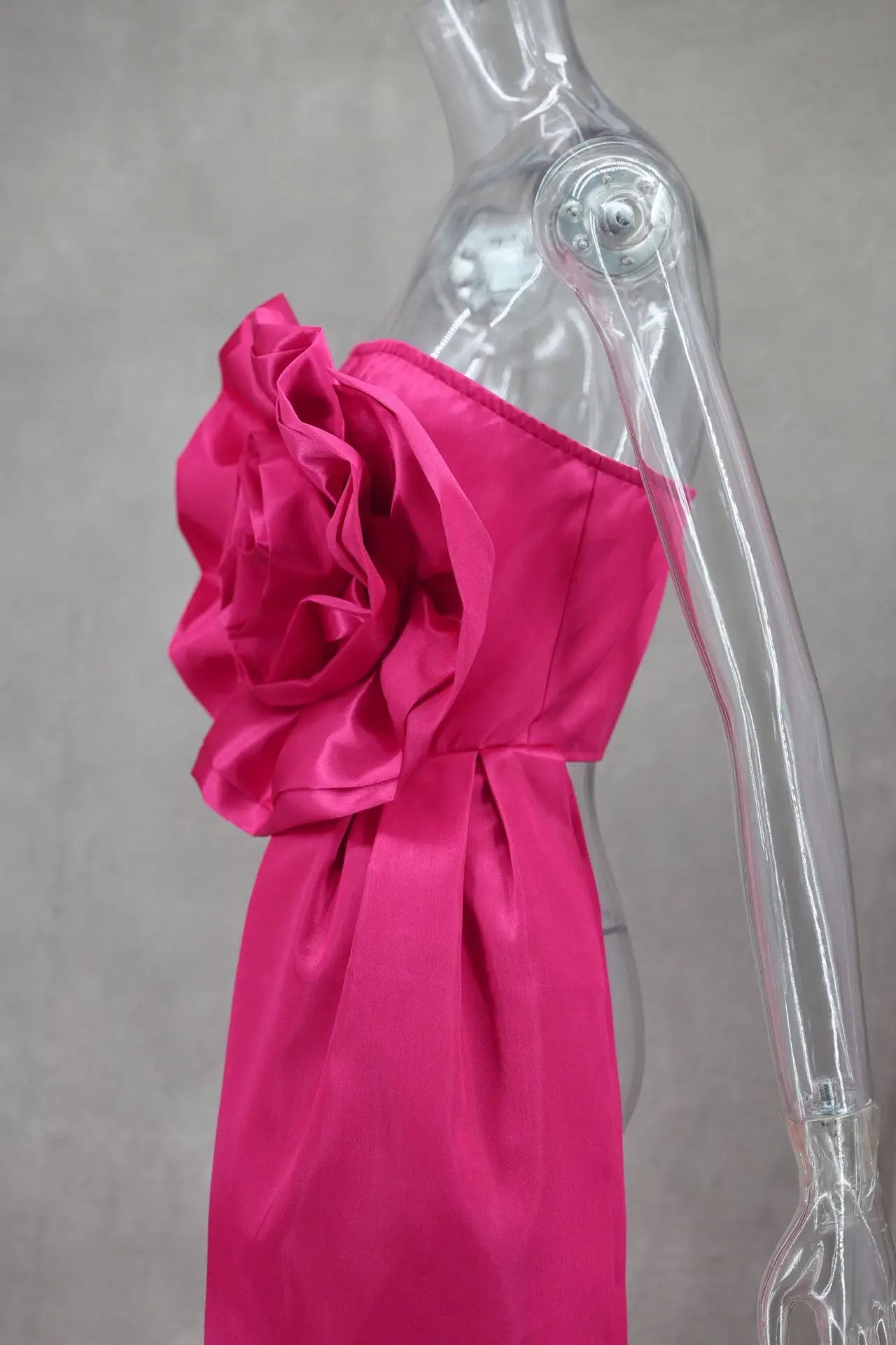 CM.YAYA Women Fashion 3D Flower Applique Strapless Side Crop Top 2025 Summer Vintage Streetwear INS Asymmetrical Tee Tops