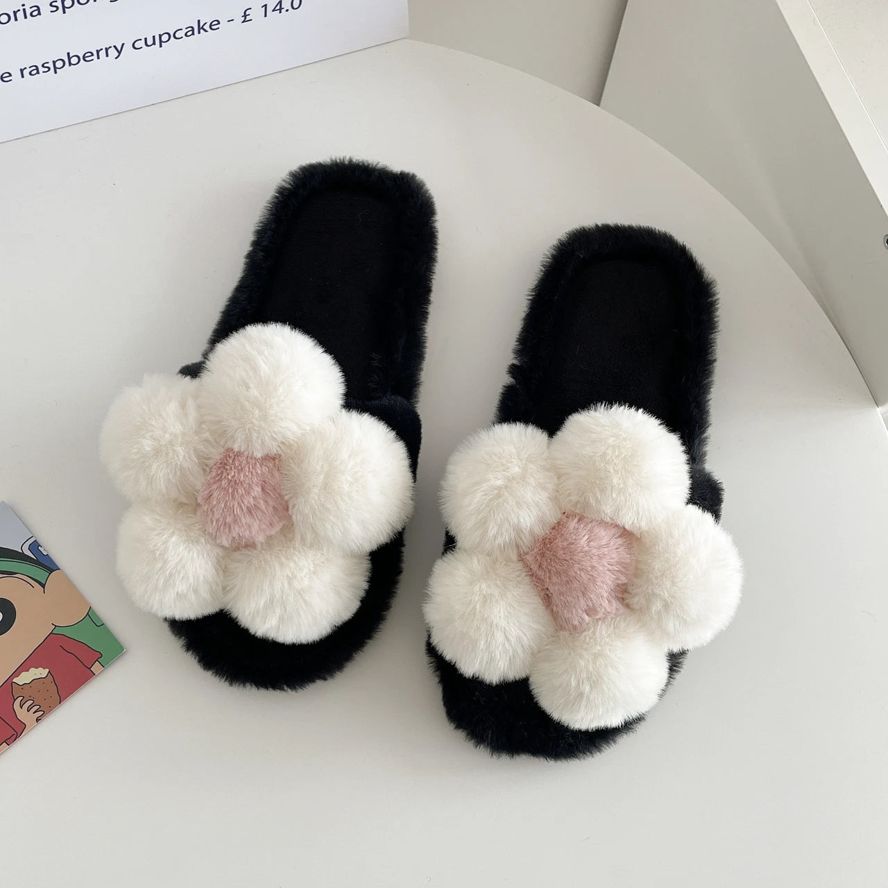 Cute cartoon flower one-word cotton slippers women's 2025 winter new thick-bottomed non-slip outer wear plush slippers