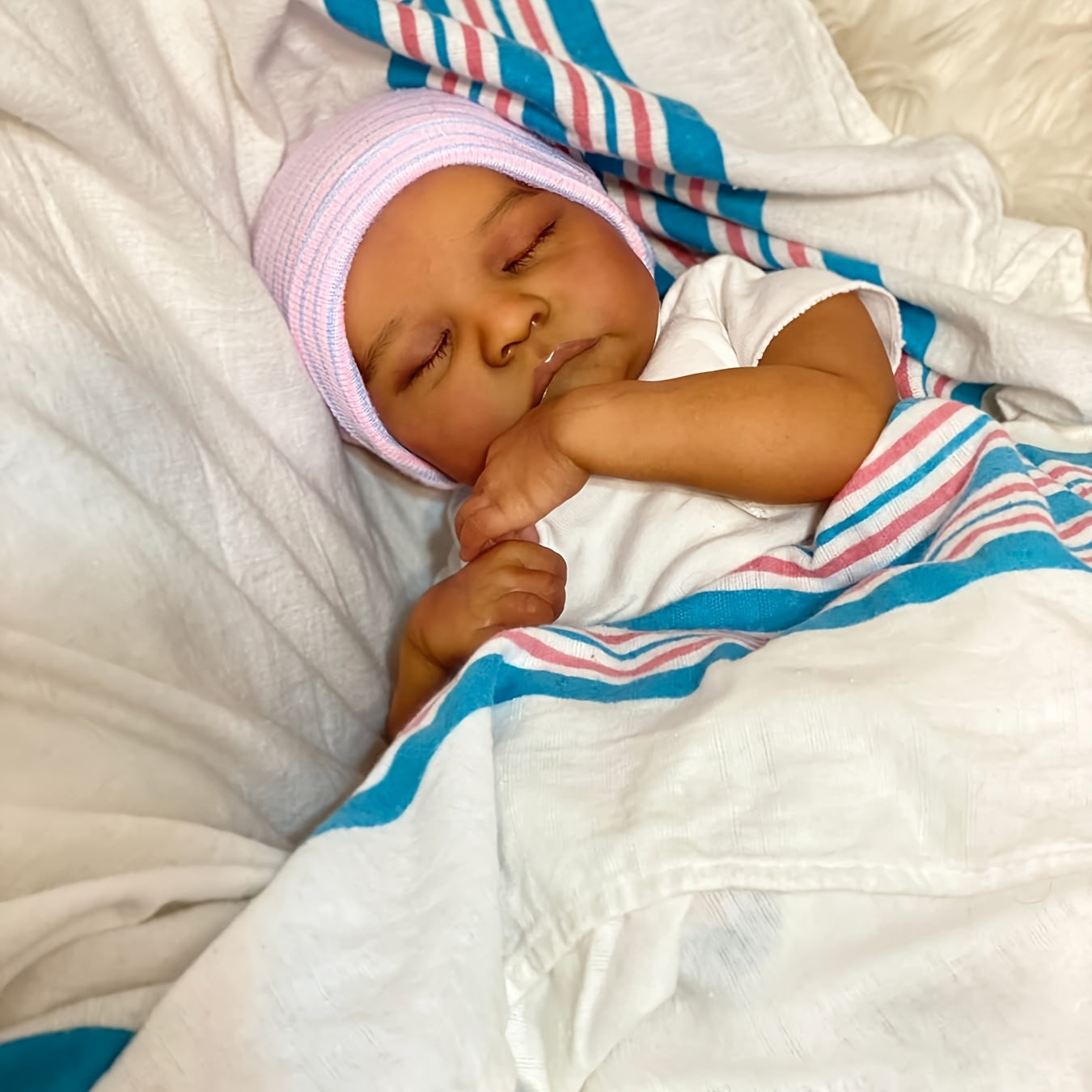 [Realistic Reborn Doll] Realistic 3D Dark Brown Light Beige Lifelike Soft Touch Vinyl Reborn Doll with Hand-Drawn Hair | Perfect for Role-Play & Collectors - Ideal Gift for Youngsters and Adults