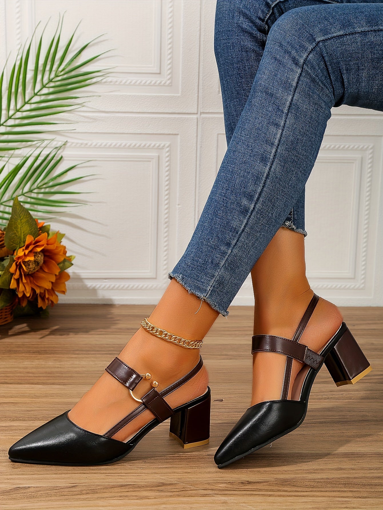 [Thick Heel Sandals] Medium Heel Ladies Pointed Toe Baotou Thick Heel Fashion Sandals Versatile Shoes