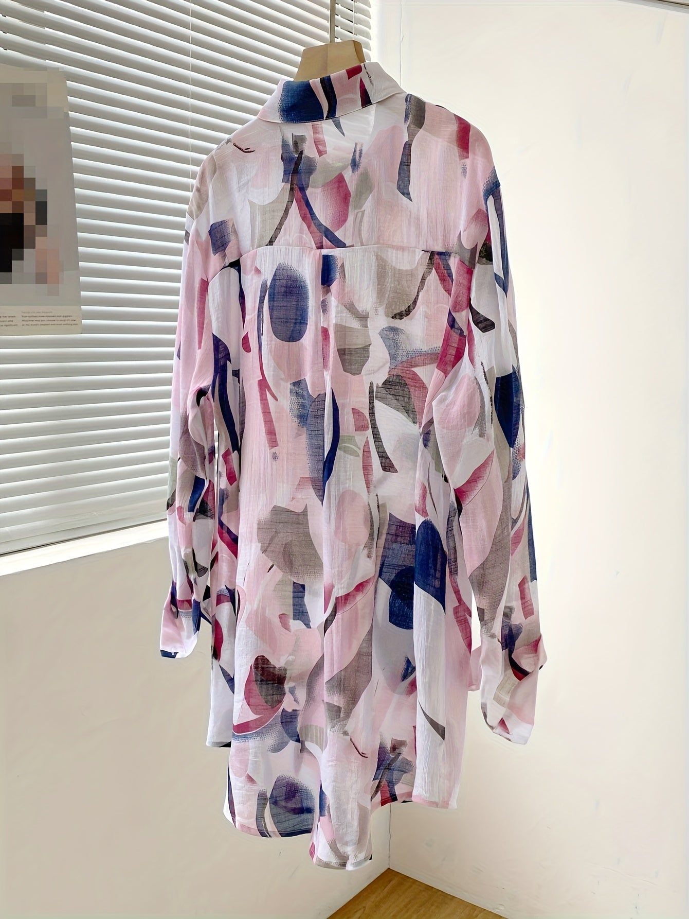 Women's All-Season Casual Elegant Blouse - Lightweight Semi-Sheer Geometric Print Long Sleeve Shirt, Loose Fit Collar Button-Up Cardigan Style Top for Outdoor & Leisure Wear, Collar Design, Breathable Fabric, Delicate Texture