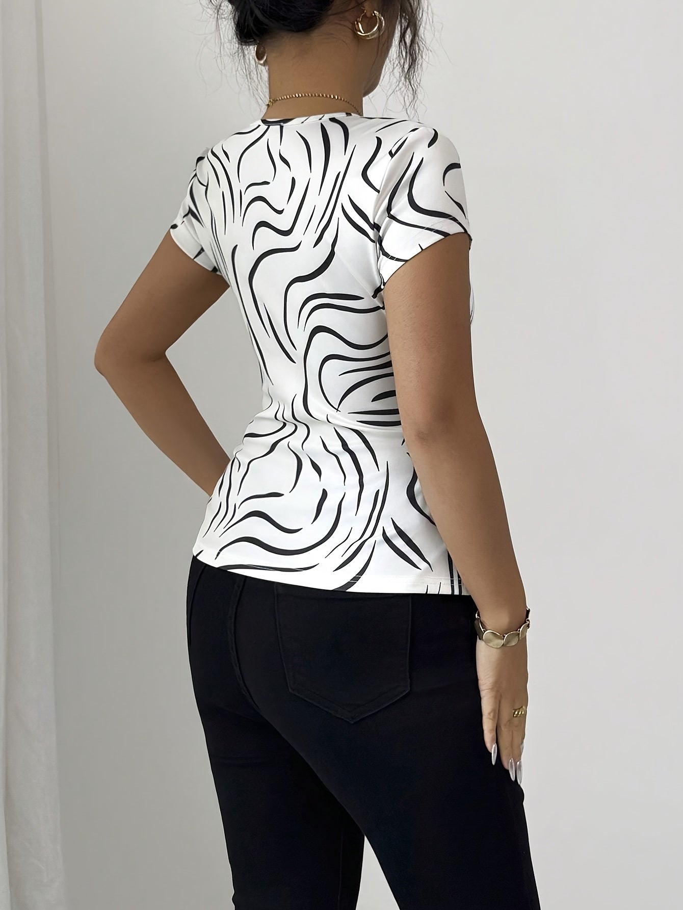 Women'S Elegant Cap Sleeve Blouse - Metallic Golden V-Neck Top with Faux Button Details, Lightweight Pleated Design for Spring Summer Fall, Versatile for Daily Commute, Outings, Dates, Halloween & Thanksgiving, Seasonal Fashi