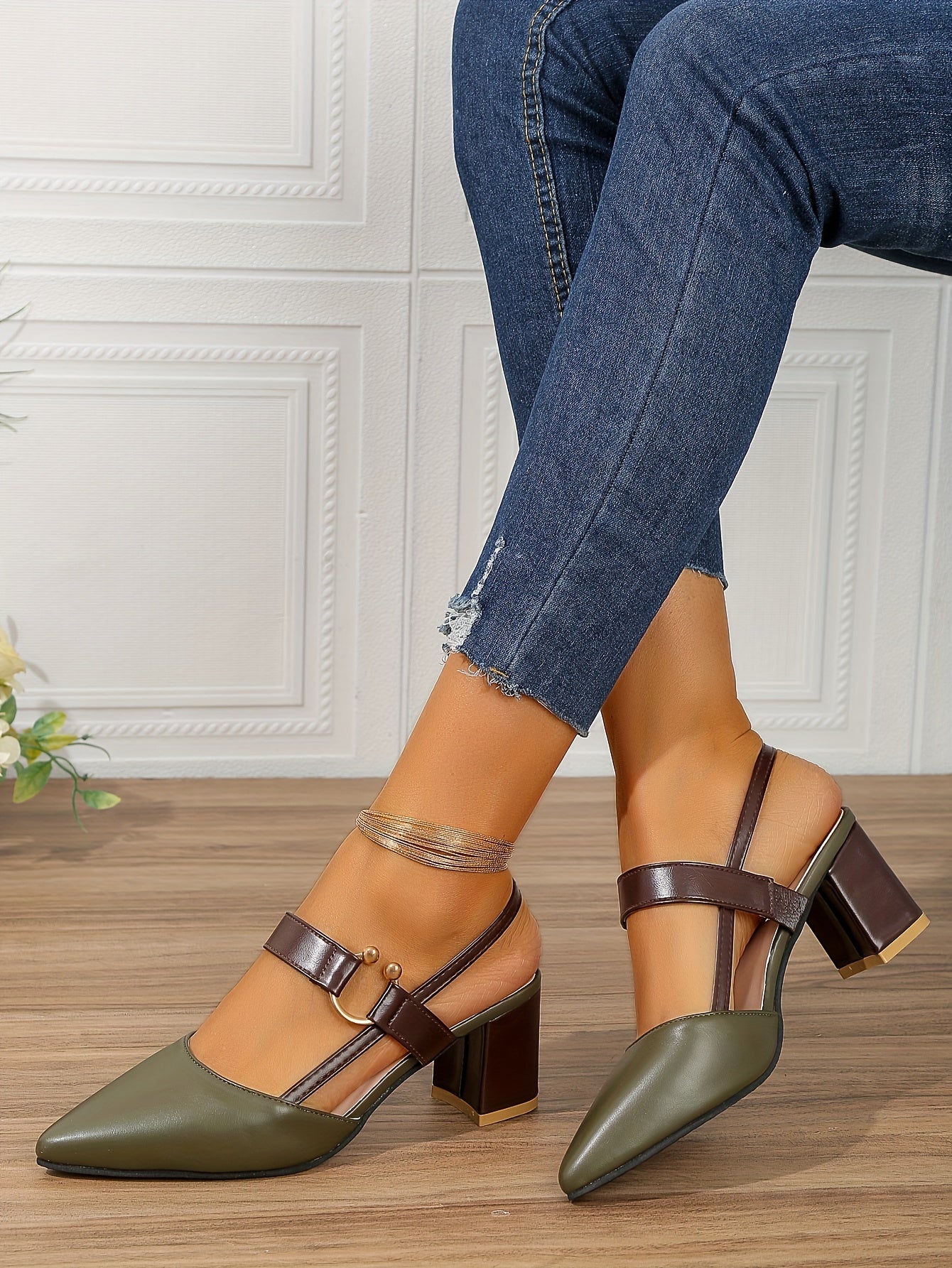 [Thick Heel Sandals] Medium Heel Ladies Pointed Toe Baotou Thick Heel Fashion Sandals Versatile Shoes