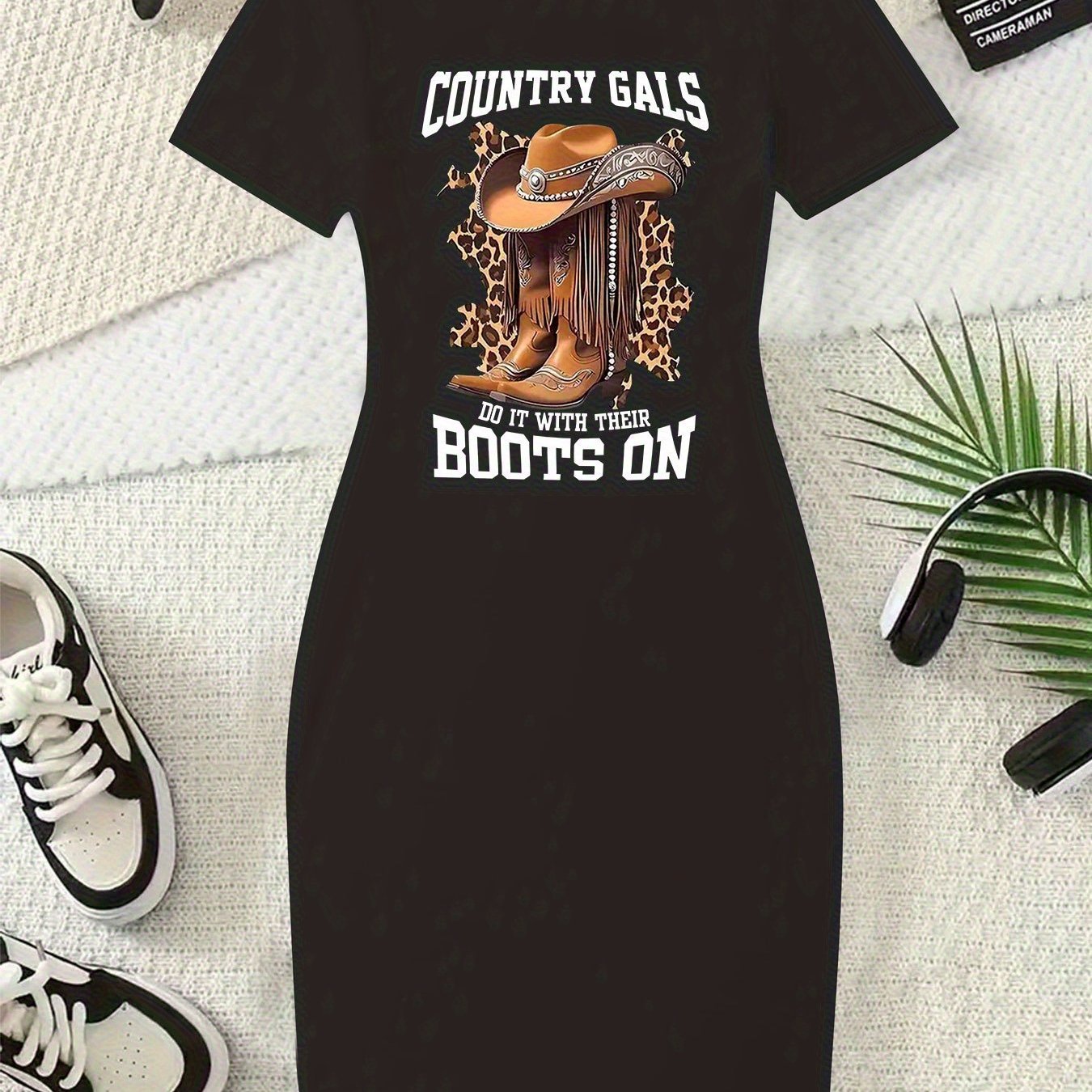 [Western Summer Dress] Women's Summer Casual Short Sleeve Dress | Black Country Western Pattern Print, Cowboy Boots and Hat Design, Waist-Cinching Fit, Round Neck, Breathable Fabric for Outdoor and Daily Wear, Denim Accessori