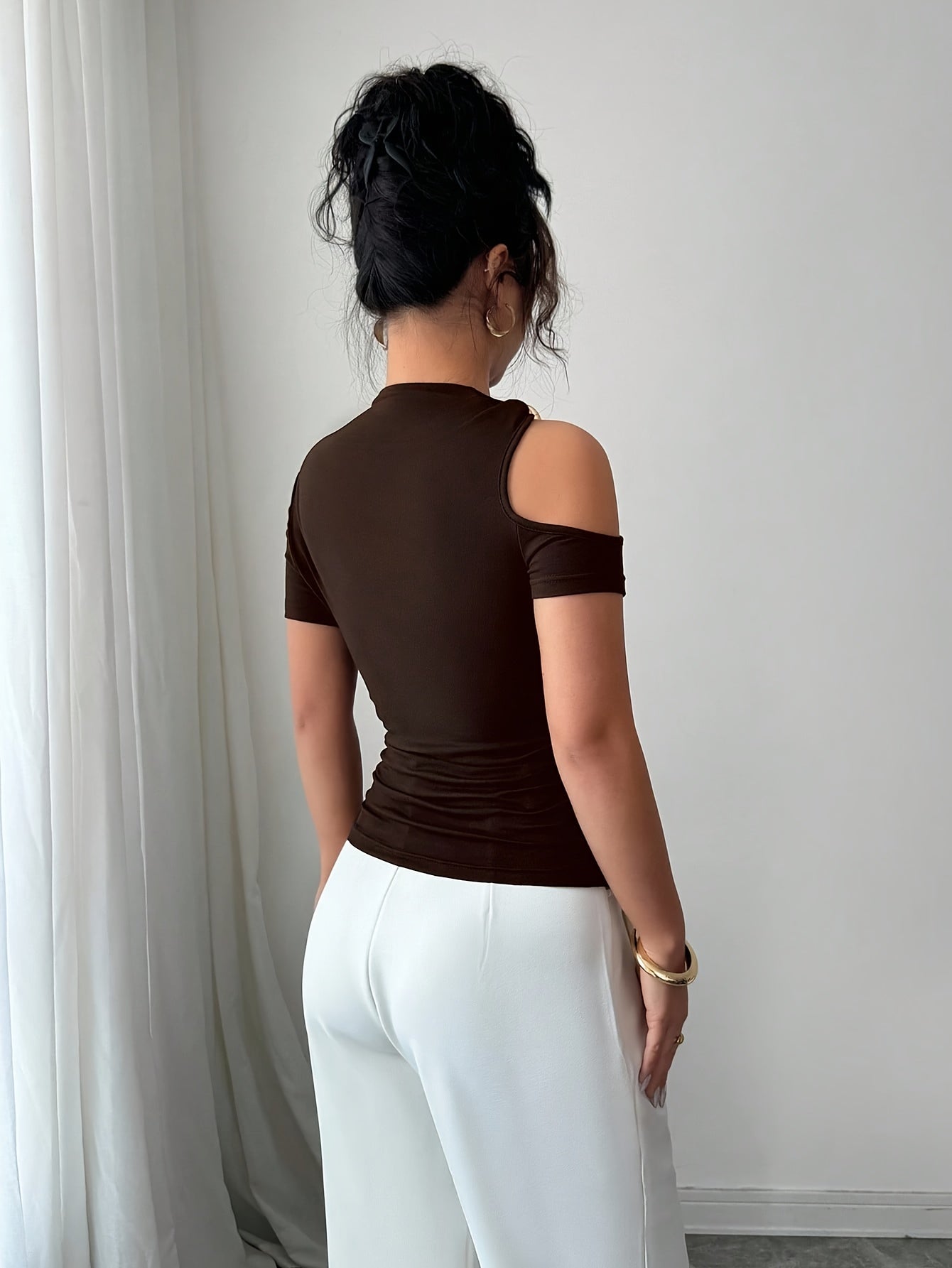 Women's Slim-Fit Fashion Short-Sleeve Top with Front Tie and Metal Buckle Detail