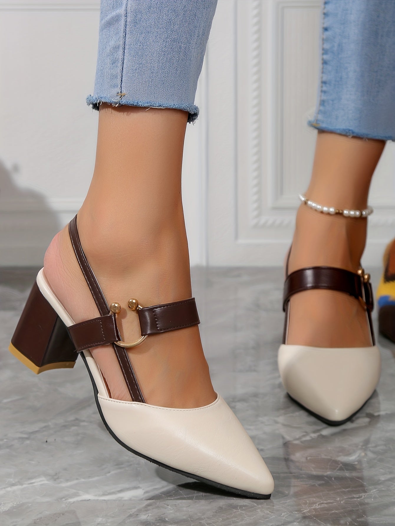 [Thick Heel Sandals] Medium Heel Ladies Pointed Toe Baotou Thick Heel Fashion Sandals Versatile Shoes