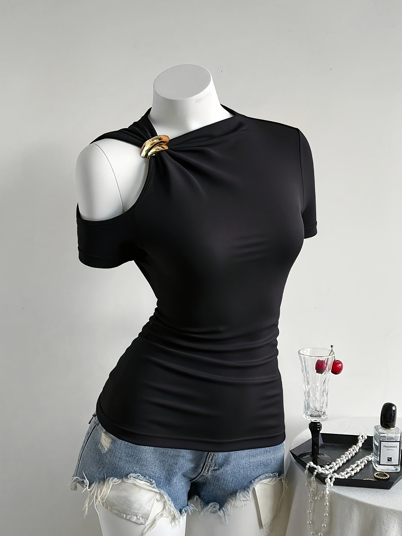 Women's Slim-Fit Fashion Short-Sleeve Top with Front Tie and Metal Buckle Detail