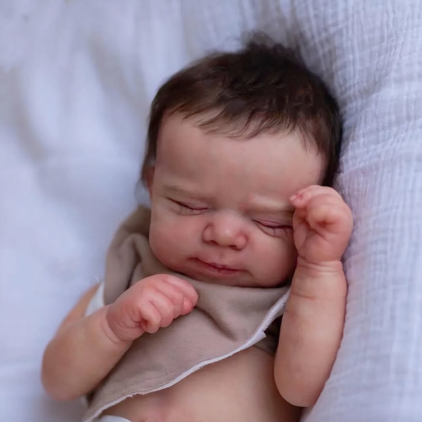 19" (48cm) Realistic Reborn Baby Doll with 3D-Painted Light Beige & Visible Veins - Soft Vinyl Lifelike Newborn Bebe Boy/Girl with Expressive Eyes, Closed Eyes & Closed Mouth - Safe Non-Toxic Material, Ideal Gift for Kids Age